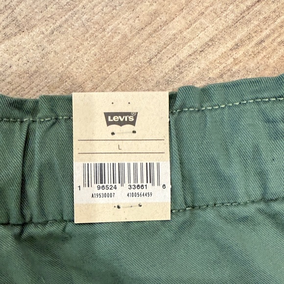 Levi's Dark Green Women’s Joggers - Picture 9 of 14